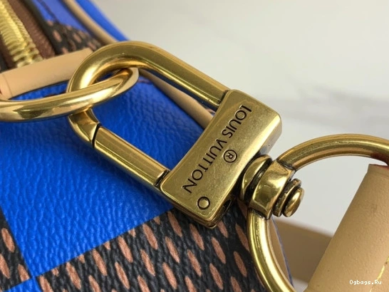 Chess LOUIS VUITTON Messenger-24*24*8CM 0419